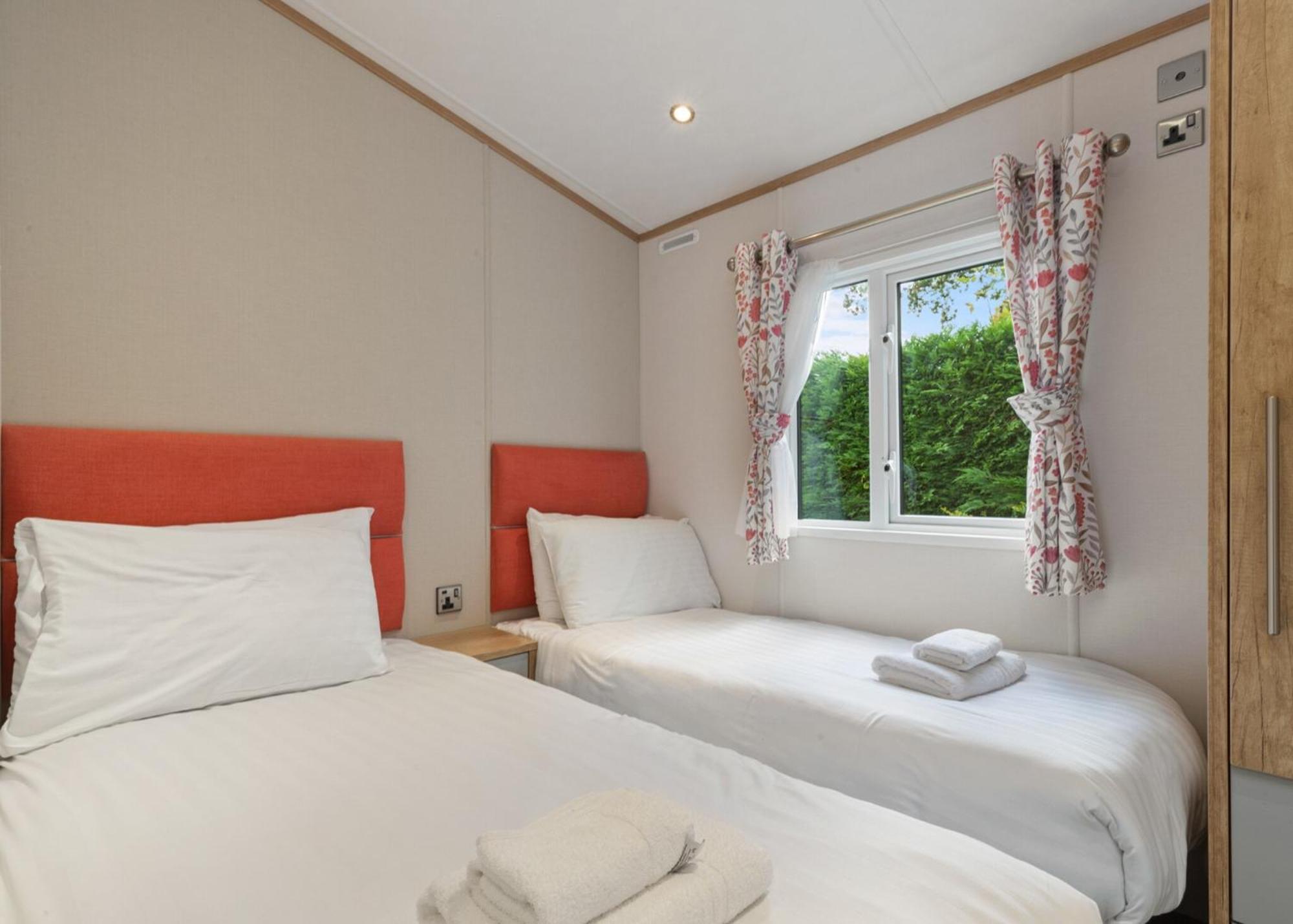 Noble Court Holiday Park Narberth Phòng bức ảnh