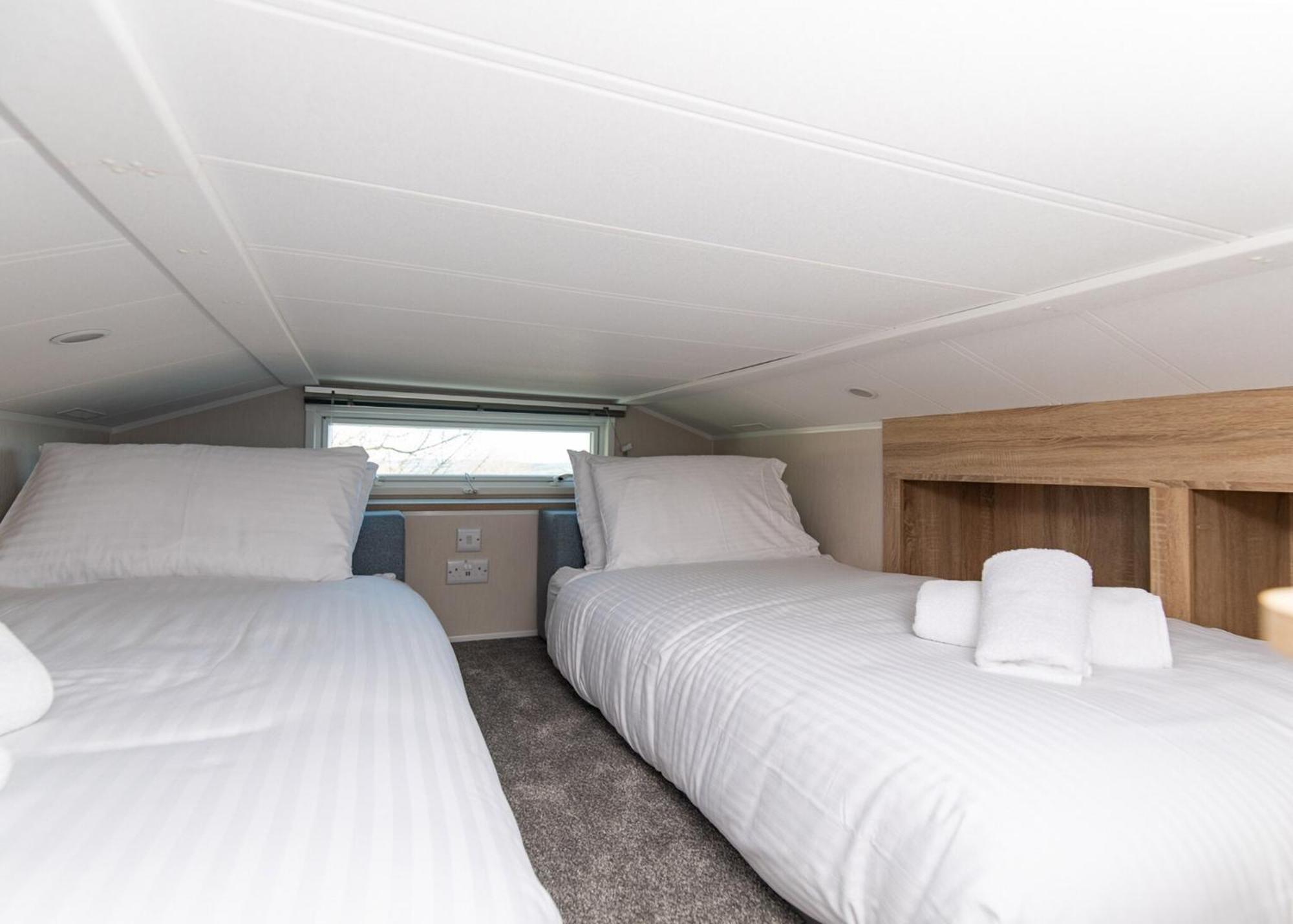 Noble Court Holiday Park Narberth Phòng bức ảnh
