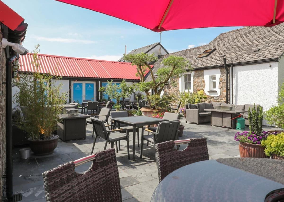 Noble Court Holiday Park Narberth Ngoại thất bức ảnh