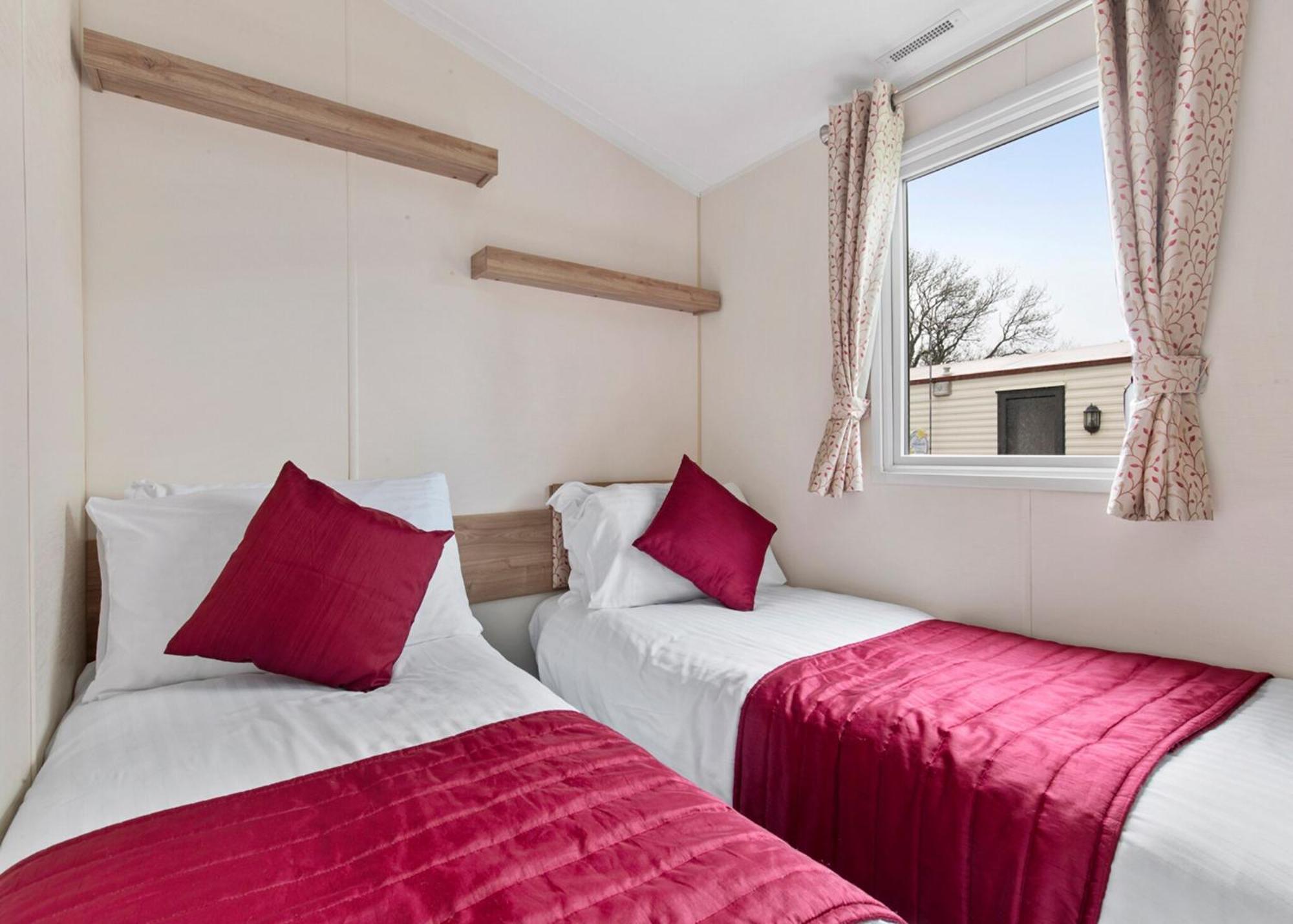 Noble Court Holiday Park Narberth Phòng bức ảnh