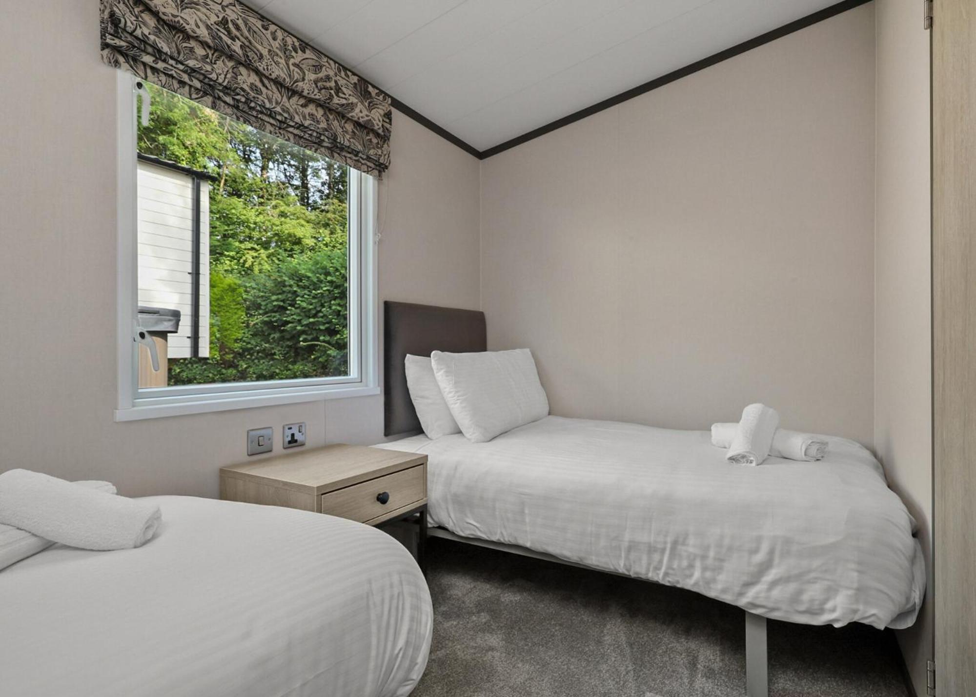 Noble Court Holiday Park Narberth Phòng bức ảnh