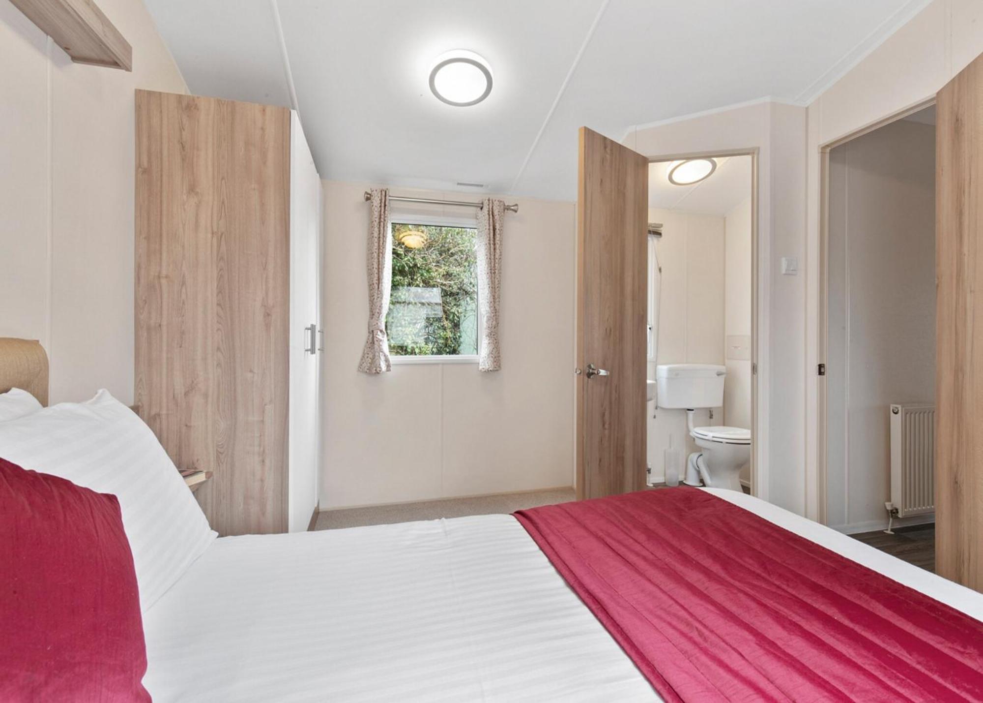 Noble Court Holiday Park Narberth Phòng bức ảnh