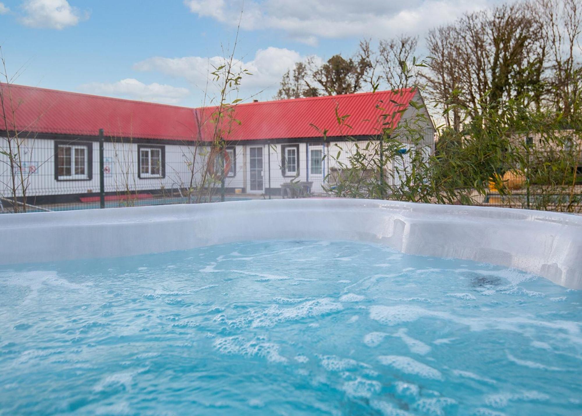 Noble Court Holiday Park Narberth Phòng bức ảnh